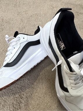 Vans White and Black Low-Top Mesh Skate Sneakers